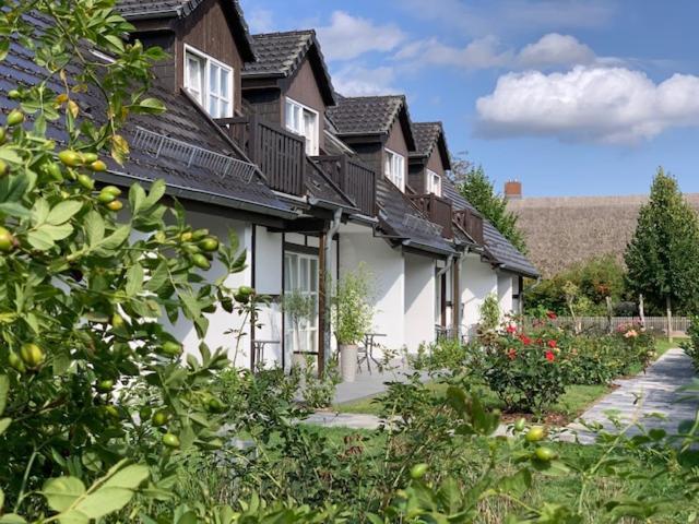 Landhotel Rosenhof Garni Am Plauer See Mit Ladesaeule Fuer E-Autos Quetzin Exteriér fotografie