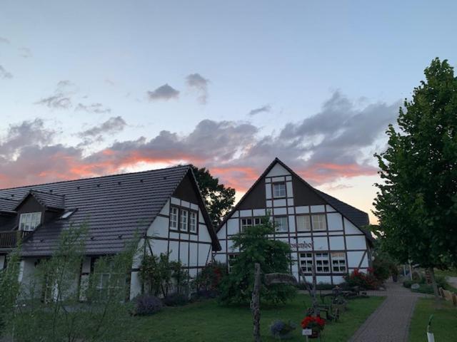 Landhotel Rosenhof Garni Am Plauer See Mit Ladesaeule Fuer E-Autos Quetzin Exteriér fotografie
