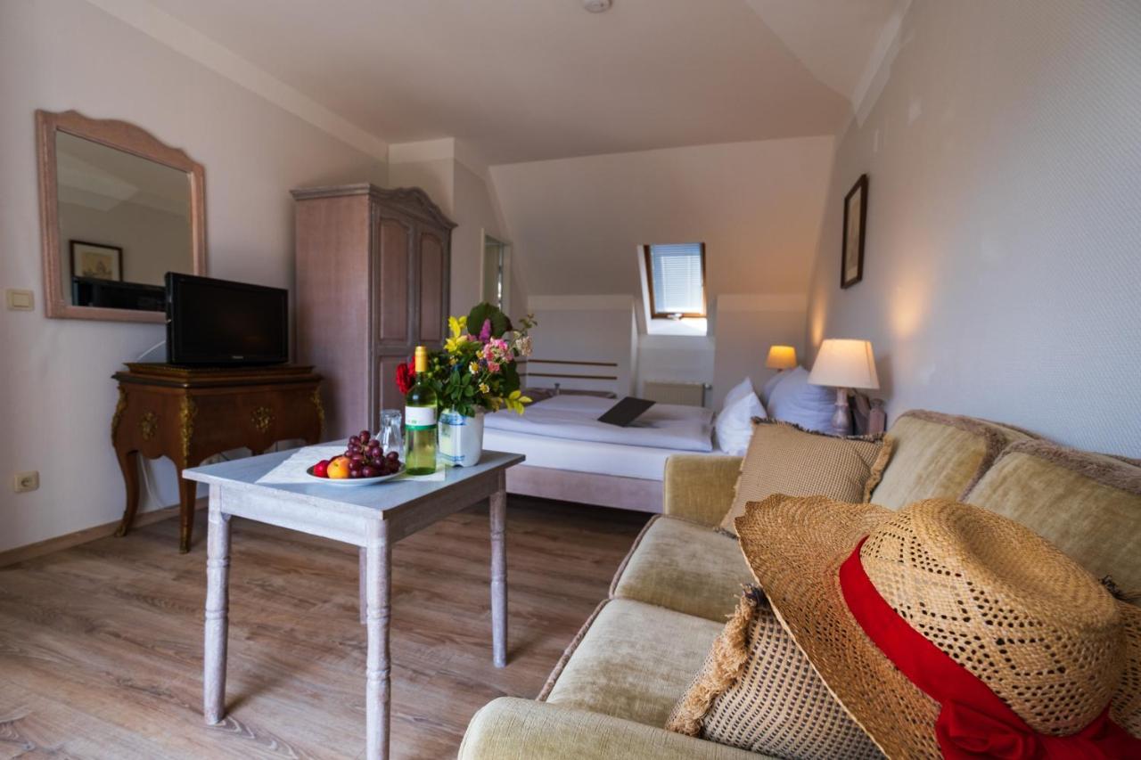 Landhotel Rosenhof Garni Am Plauer See Mit Ladesaeule Fuer E-Autos Quetzin Exteriér fotografie